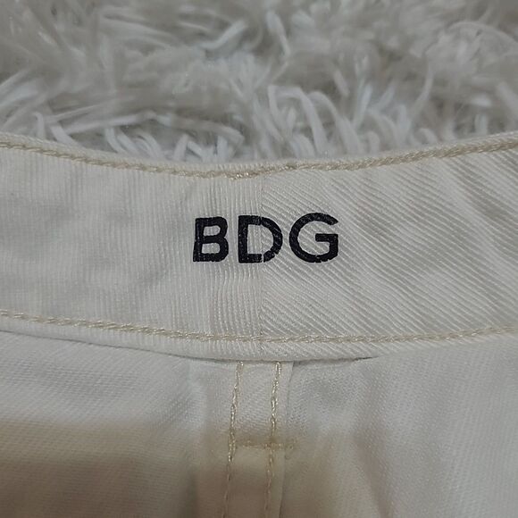 Urban Outfitters BDG High Rise Dree Cheeky Size 28W White Studded Denim Shorts - Picture 7 of 12